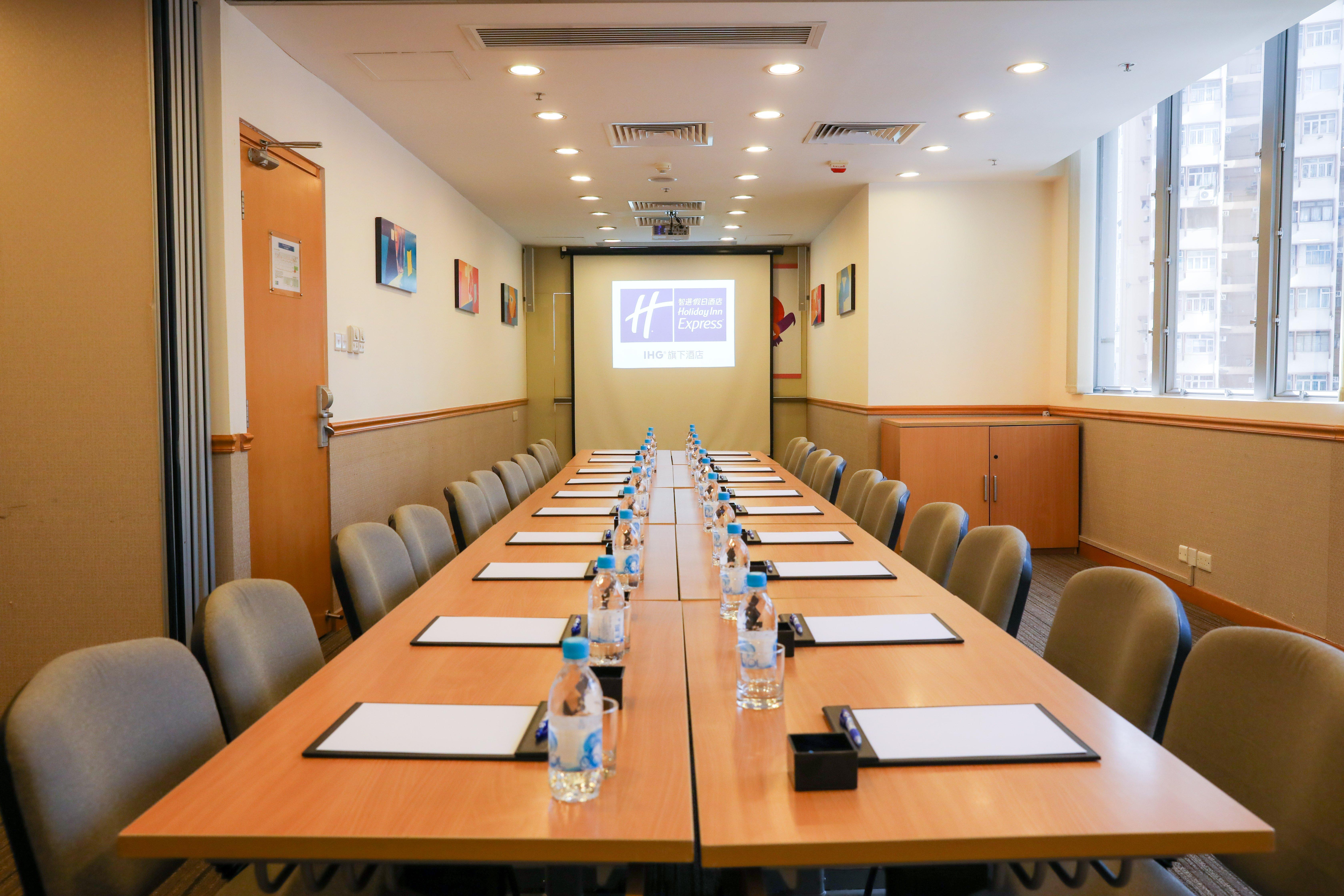 Express Causeway Bay By Ihg 3*